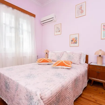 Aggire Retro Apartment