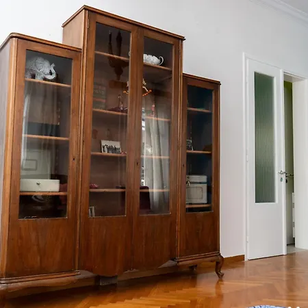 Aggire Retro Apartment